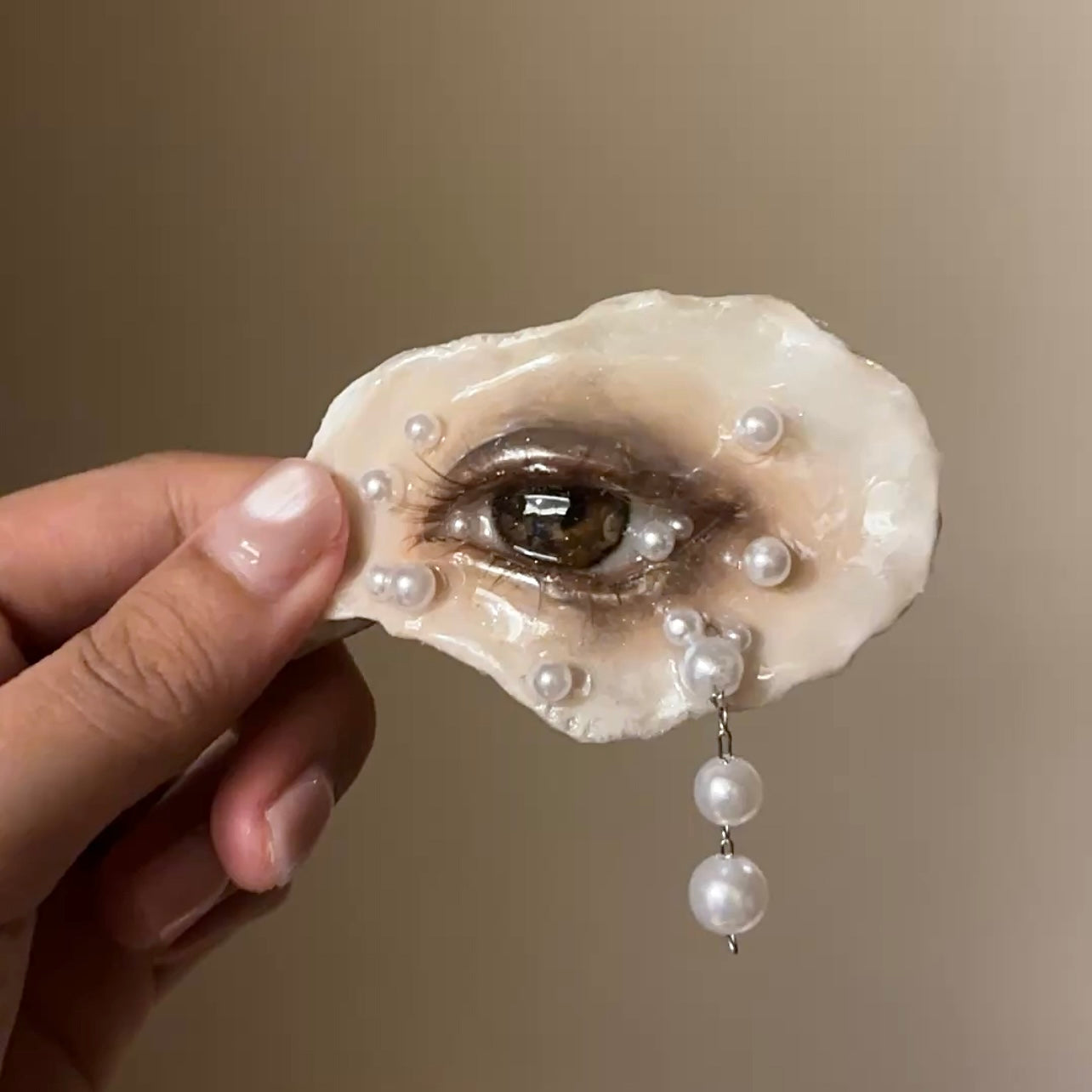 Lilith Veil: Mourning Pearl — Pearl Oyster Eye