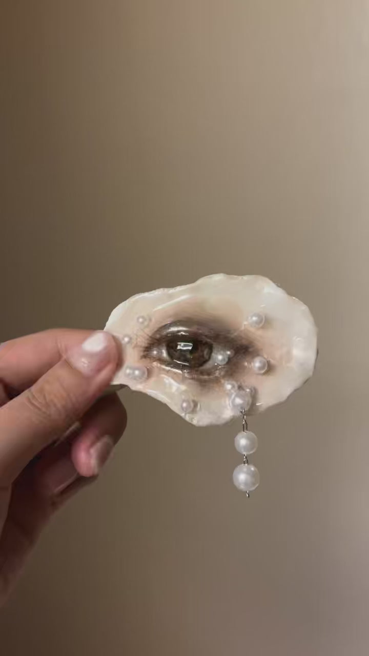 Lilith Veil: Mourning Pearl — Pearl Oyster Eye